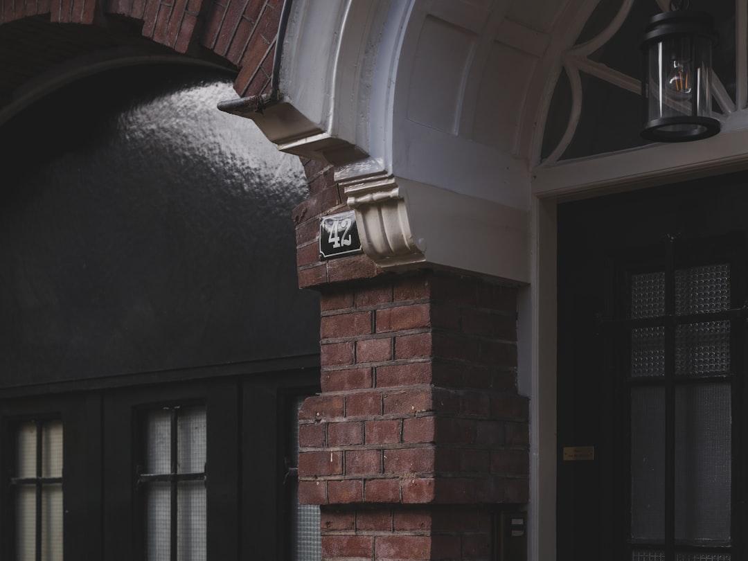 what is a spec house