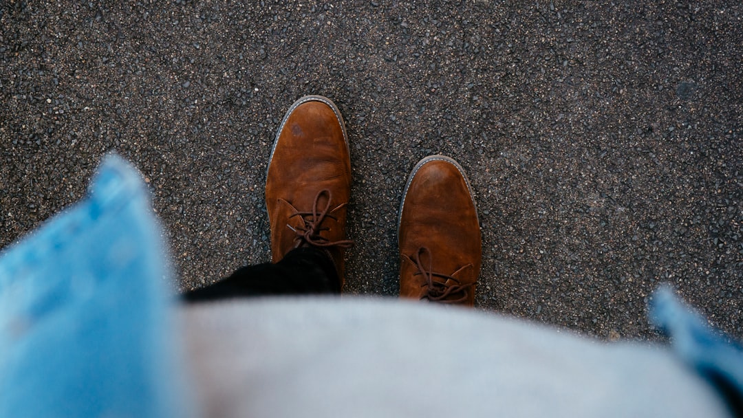 what color goes with brown shoes