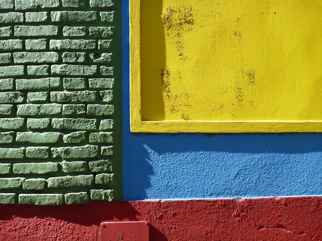 can you paint brick house