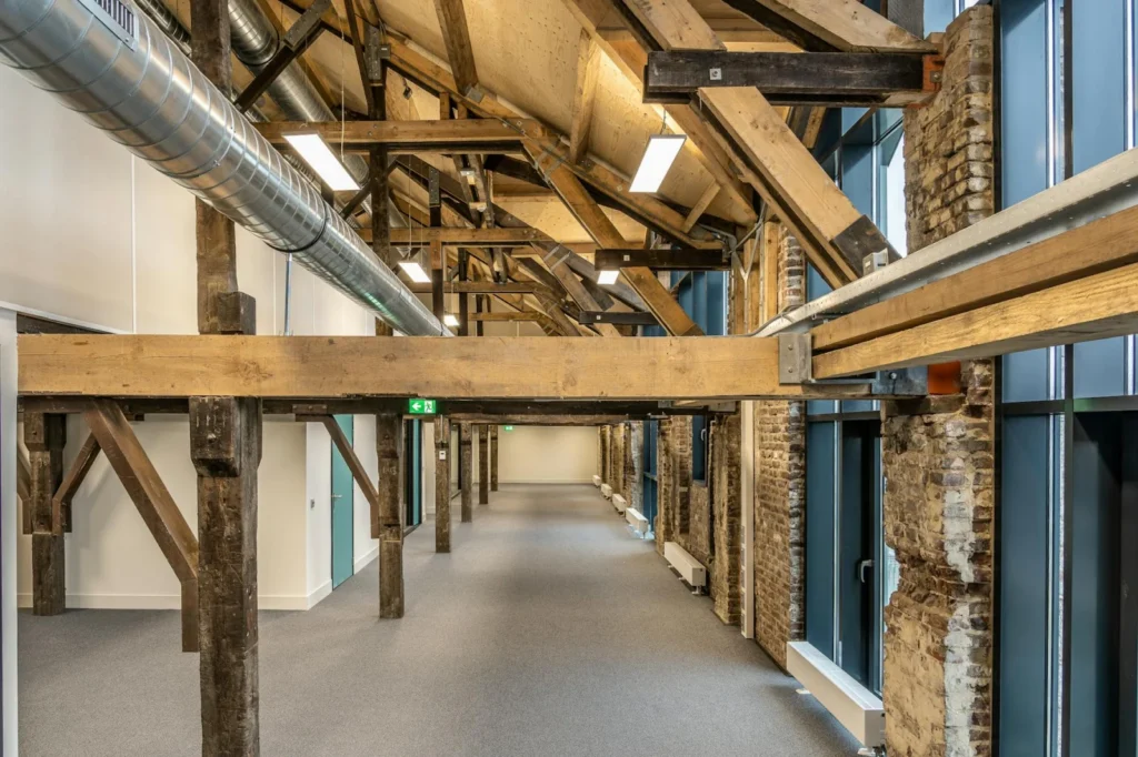 Core Elements of a High‑Ceiling Farmhouse Plan