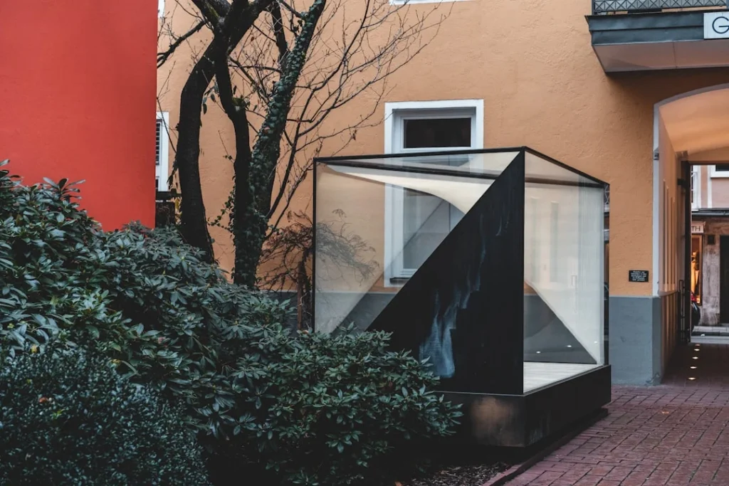 Design Fundamentals: Merging Minimalist Aesthetic with Functional Shelter