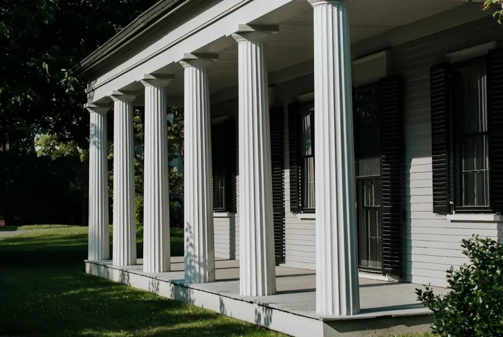 Why Large Front Porch Columns Matter in Modern Country Architecture