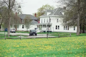 Why Suburban Farmhouse Plans Are Gaining Momentum