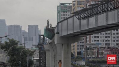 Pembangunan LRT Jakarta Fase 1B di kawasan Manggarai