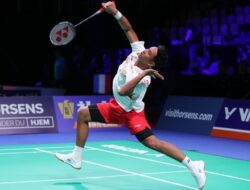 Alwi Farhan Hancurkan Naraoka, Lolos ke Semifinal Singapore Open 2026