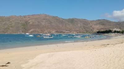 Pantai Kuta Mandalika Lombok kawasan pengembangan resort MOJO