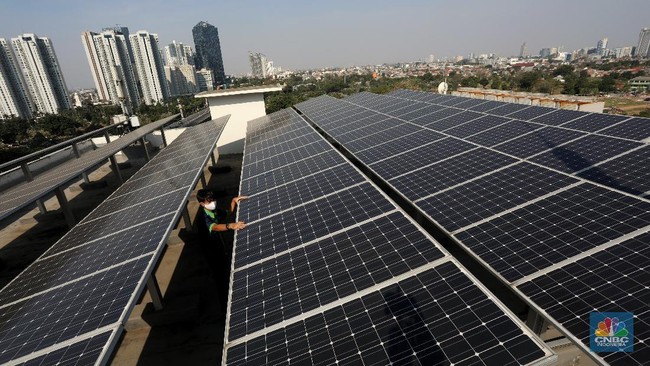 Indonesia Resmi Pasang 1,3 GW PLTS Atap, Transisi Energi Domestik Semakin Nyata