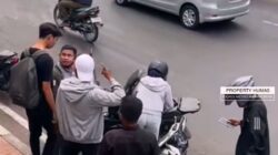 Ilustrasi Debt Collector Mengambil Motor Nasabah