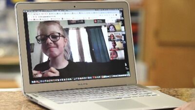 Ilustrasi Video Call Deepfake Catphishing Penipuan