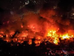 Kebakaran Besar Hanguskan 250 Rumah di Kebon Kosong Kemayoran, 330 KK Terdampak