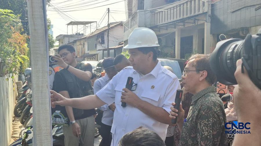 Menteri Ara Gebrak Renovasi Rumah Kumuh Menteng, Wajib Pakai Genteng dari Majalengka