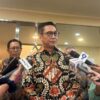 Direktur Utama Bursa Efek Indonesia Jeffrey Hendrik memberikan keterangan soal penyebab anjloknya IHSG di Gedung BEI Jakarta