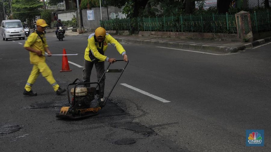 Menteri PU Pastikan Proyek Infrastruktur Tetap Jalan Meski Rupiah Melemah dan Harga BBM Naik
